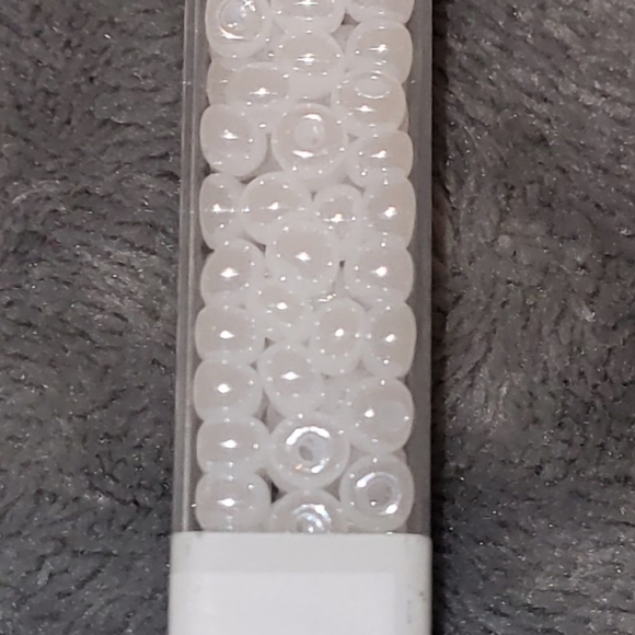 Seed beads, assorted colors. Over 50 tubes. - Picture 11 of 11